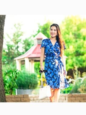 Banana Republic Blue Floral Pleated Wrap Midi Summer V-neck Navy Blue Dress M